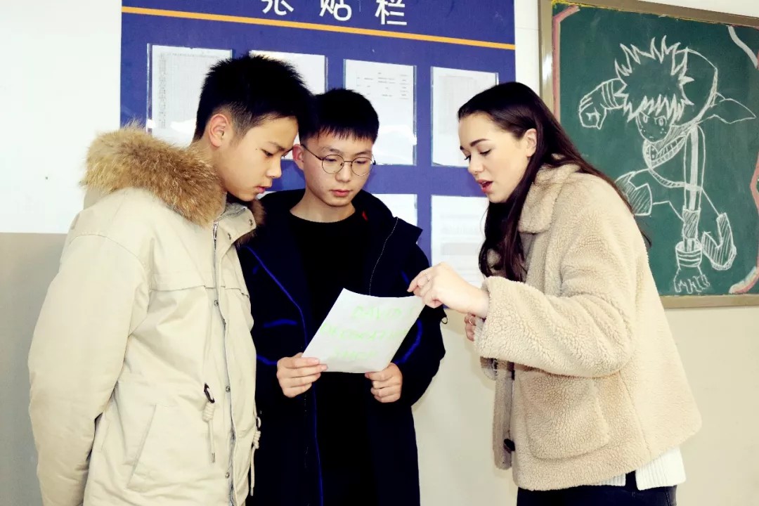 重外外教进课堂 原汁原味学英语 | 记重外外教送课进国维 重外外教进课堂 原汁原味学英语 | 记重外外教送课进国维