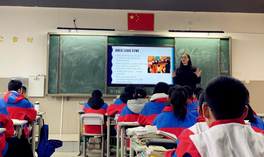 重外外教进课堂 原汁原味学英语 | 记重外外教送课进国维 重外外教进课堂 原汁原味学英语 | 记重外外教送课进国维