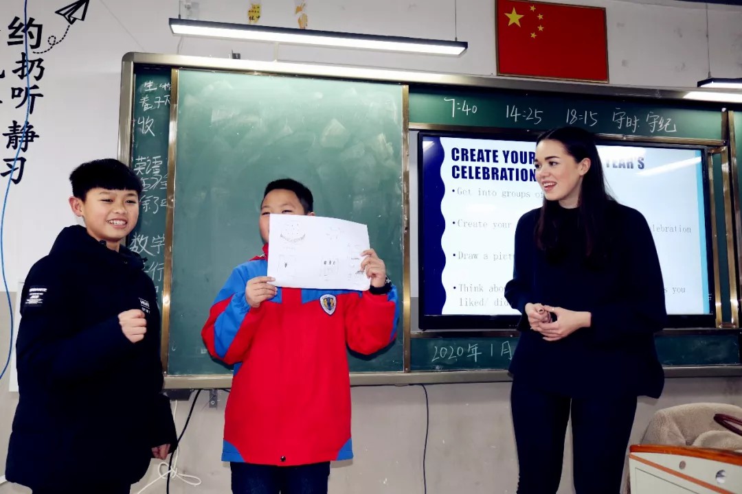 重外外教进课堂 原汁原味学英语 | 记重外外教送课进国维 重外外教进课堂 原汁原味学英语 | 记重外外教送课进国维