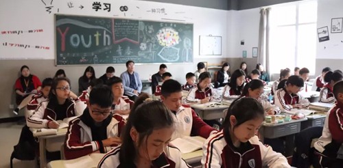 国维重磅！｜专家助力：黔江区教科所集体视导我校教育教学