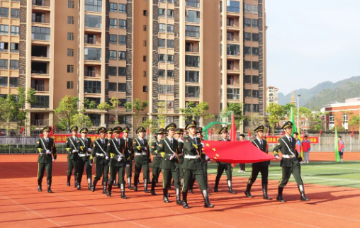 运动同心 健康同行——我校隆重举行第五届田径运动会 运动同心 健康同行——我校隆重举行第五届田径运动会