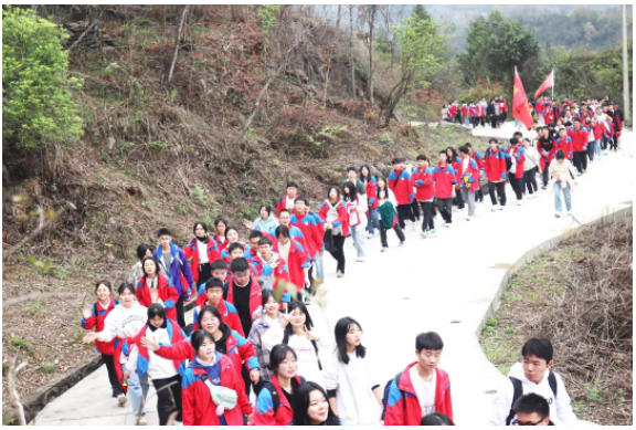 远足研学丨手拉手“丈量”武陵山·心连心重走“红军路” 远足研学丨手拉手“丈量”武陵山·心连心重走“红军路”