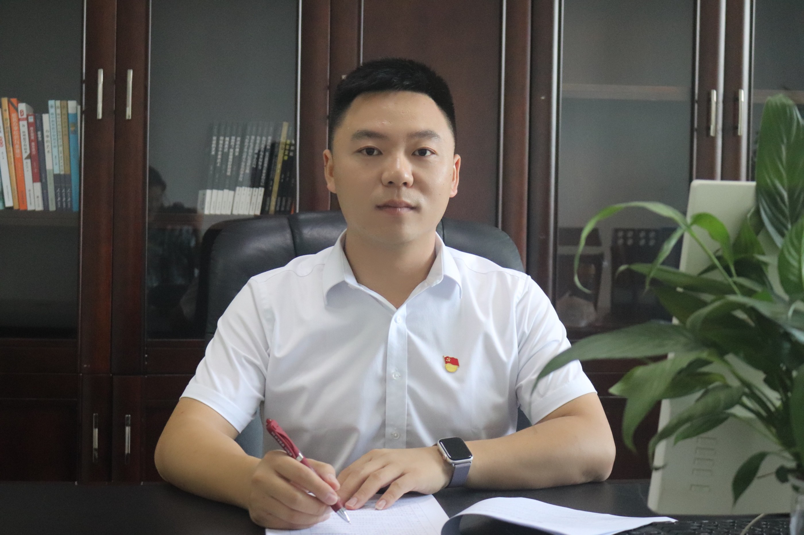 党支部委员、副校长、工会主席